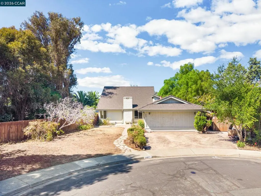 Single Family Residence for sale at 907 Lyon Ct, Concord, CA featuring 4 beds and 3 baths