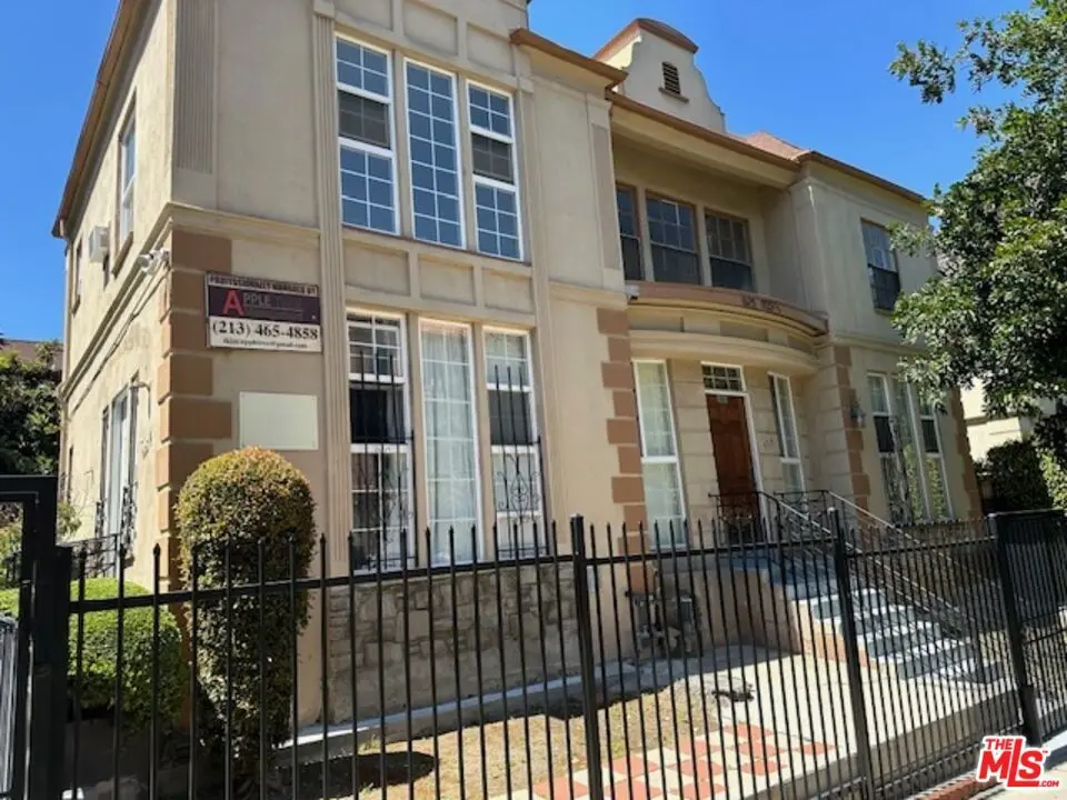 Condominium for rent at 925 S Hobart Boulevard 1/2, Los Angeles, CA and 1 bath