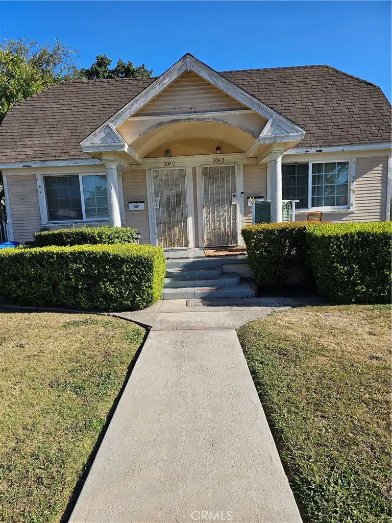 Duplex for rent at 2040 Browning Boulevard, Los Angeles, CA featuring 2 beds and 2 baths