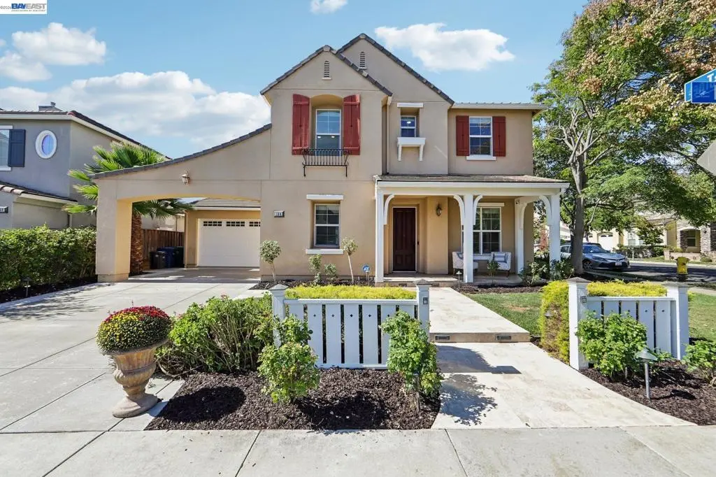 Single Family Residence for sale at 104 Macedon Ct, San Ramon, CA featuring 4 beds and 4 baths