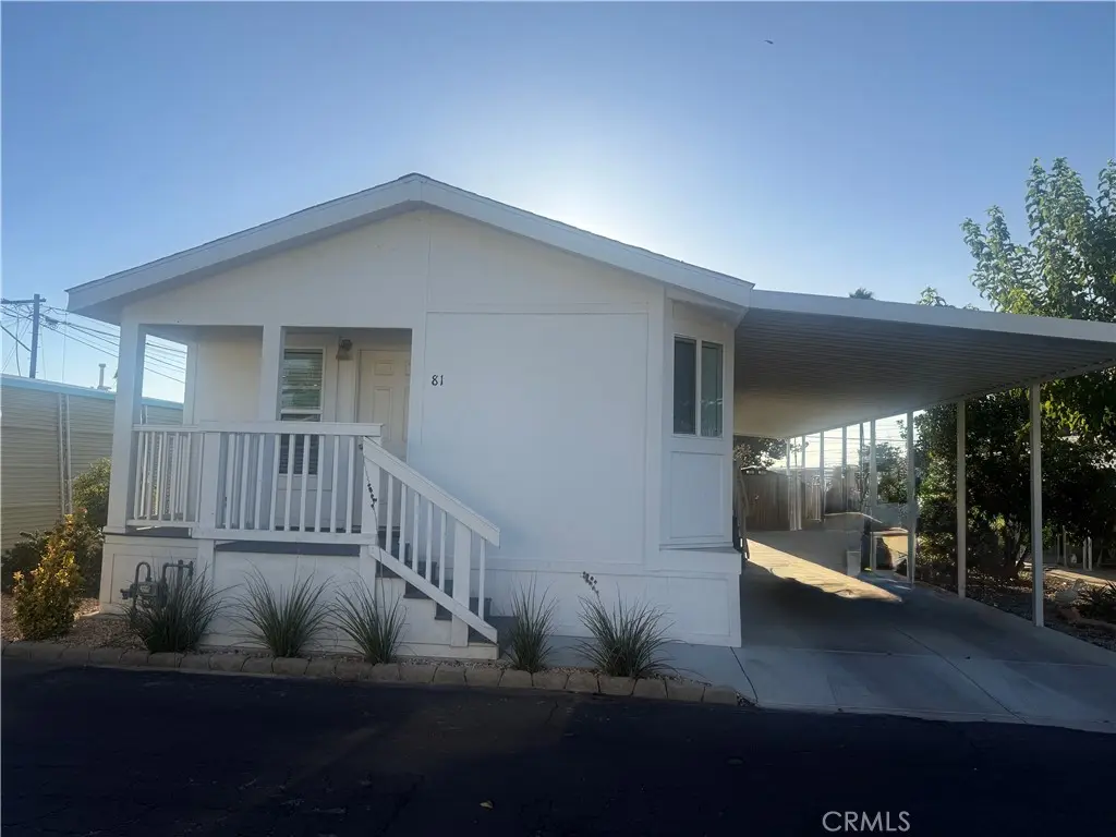 25521 Lincoln 81, Hemet, CA — listing photo 1