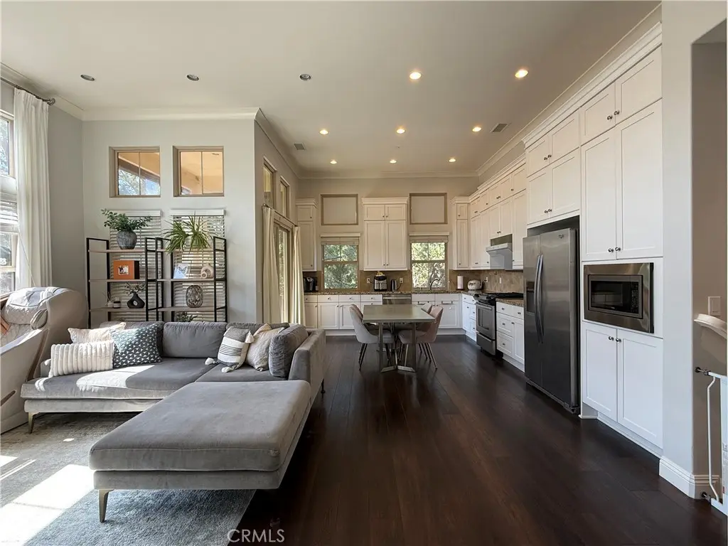 Condominium for rent at 93 Thornhurst, Irvine, CA featuring 2 beds and 2 baths