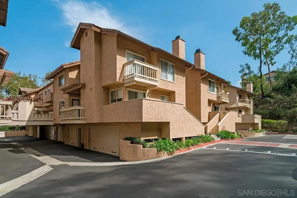 Townhouse for rent at 8268 Gilman Dr 9, La Jolla, CA featuring 2 beds and 2 baths