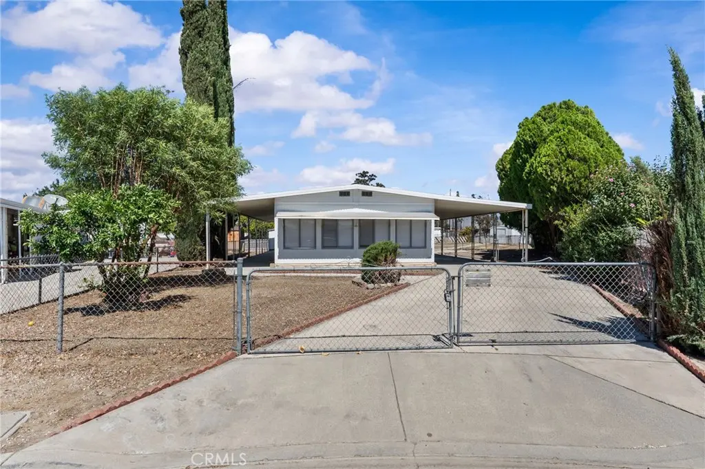 324 Long Street, Hemet, CA — listing photo 1