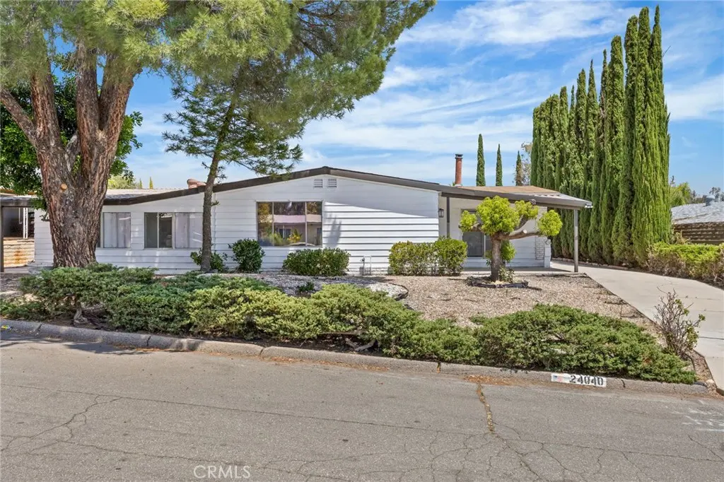 Residential Lease for rent at 24040 Wheatfield, Wildomar, Riverside County, CA featuring 3 beds and 2 baths