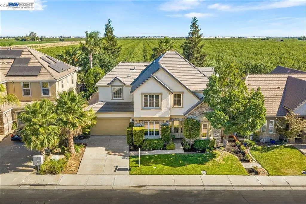 1461 Biarritz St, Tracy, CA — listing photo 1