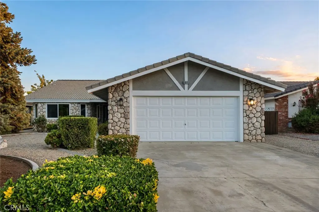 18043 Sunburst, Victorville, CA — listing photo 1