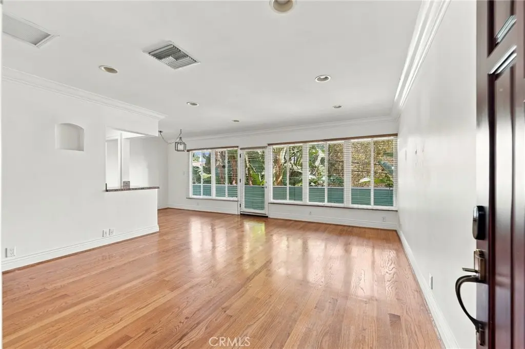 14934 Dickens Street 12A, Sherman Oaks, CA — listing photo 1