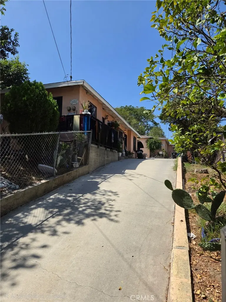 1651 Tremont, Los Angeles, CA — listing photo 1