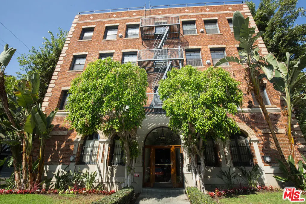 Condominium for rent at 361 S DETROIT Street 401, Los Angeles, CA featuring 1 bed and 1 bath