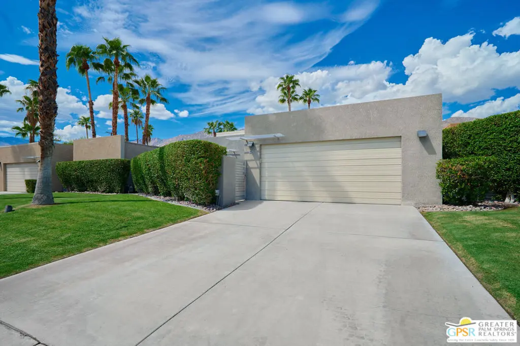 671 Dunes Court, Palm Springs, CA — listing photo 1