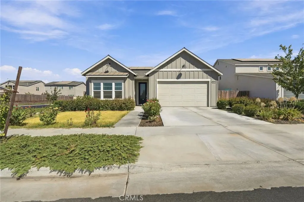 Single Family Residence for sale at 102 E Tyler Avenue, Visalia, CA featuring 3 beds and 2 baths