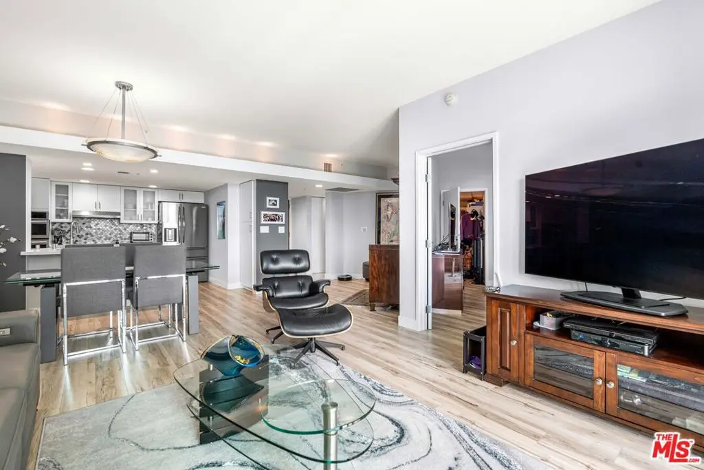 13700 Marina Pointe Drive 612, Marina Del Rey, CA — listing photo 1