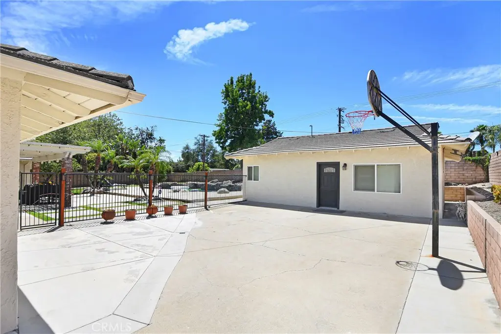 1913 N Vallejo Way B, Upland, CA — listing photo 1