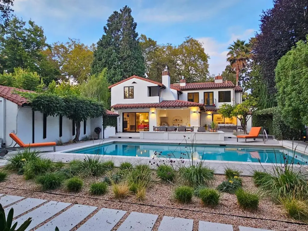 560 Center Drive, Palo Alto, CA — listing photo 1