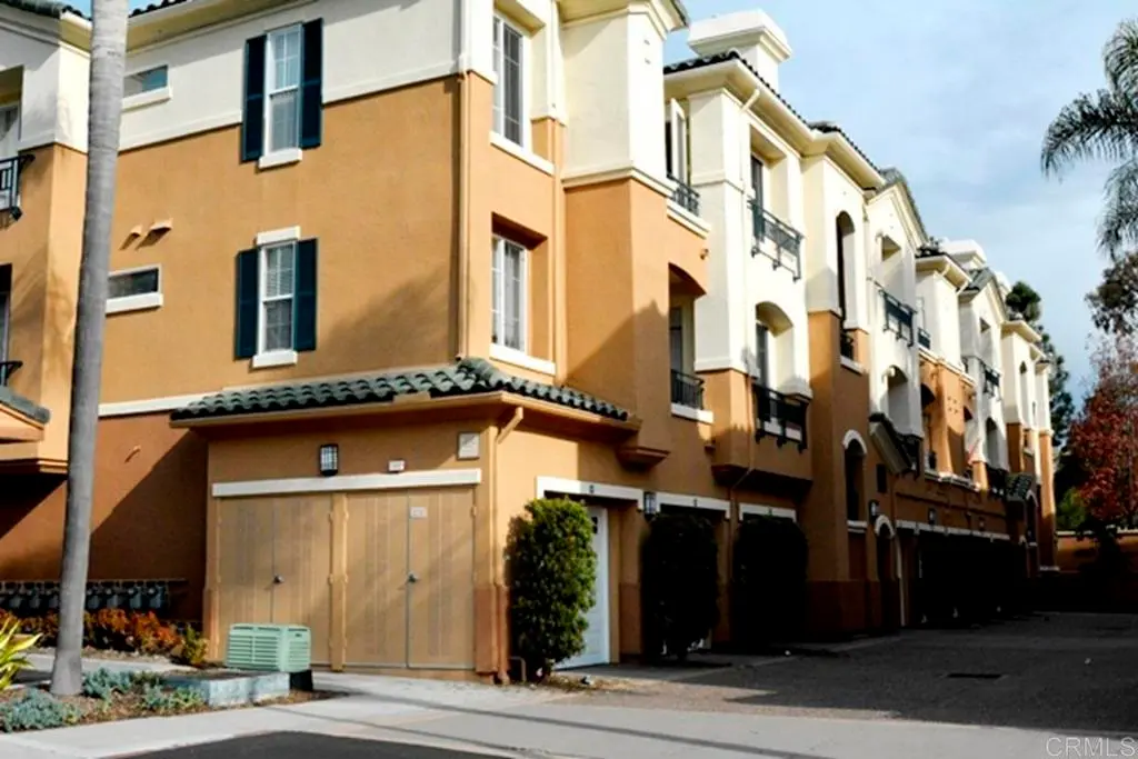 Condominium for rent at 12364 Carmel Country Road C204, San Diego, CA featuring 1 bed and 1 bath