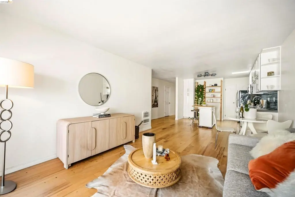 Condominium for sale at 427 Lagunitas Ave 305, Oakland, CA featuring 1 bed and 1 bath