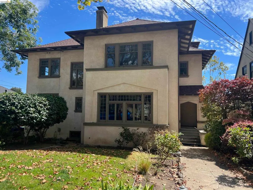 Single Family Residence for sale at 920 Kingston Ave, Piedmont, CA featuring 4 beds and 2 baths