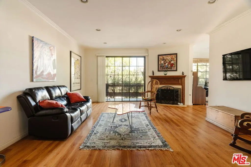 10336 Almayo Avenue 302, Los Angeles, CA — listing photo 1