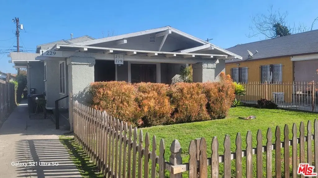 Single Family Residence for rent at 229 E 85th Street 231, Los Angeles, CA featuring 3 beds and 1 bath