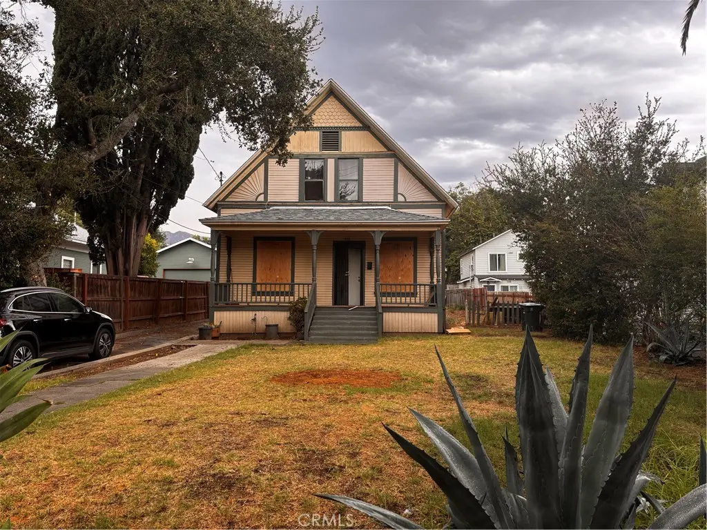 Single Family Residence for sale at 480 Cypress Ave Avenue, Pasadena, CA featuring 4 beds and 1 bath