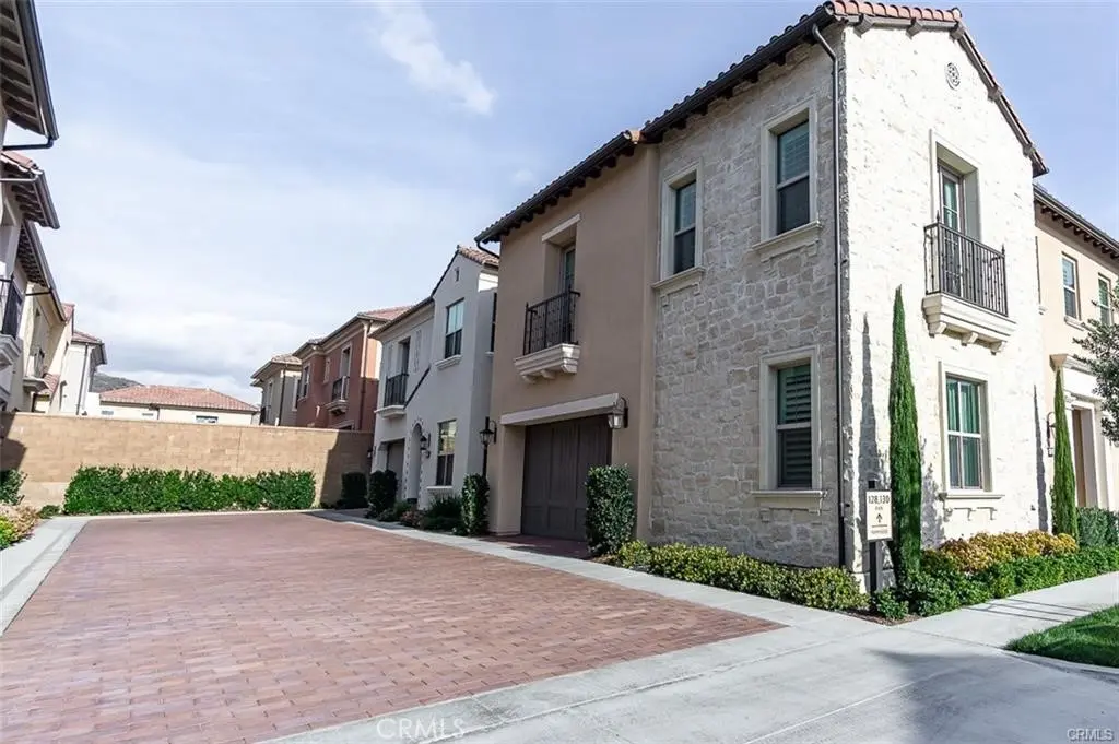 Condominium for rent at 126 Poppyseed, Irvine, CA featuring 4 beds and 4 baths