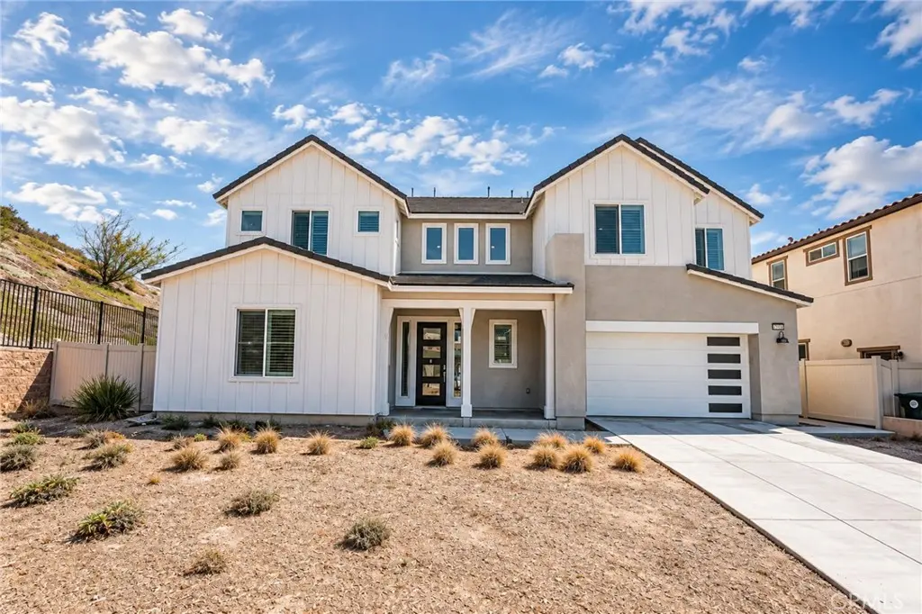 17700 Ridgeline Court, Saugus, CA — listing photo 1