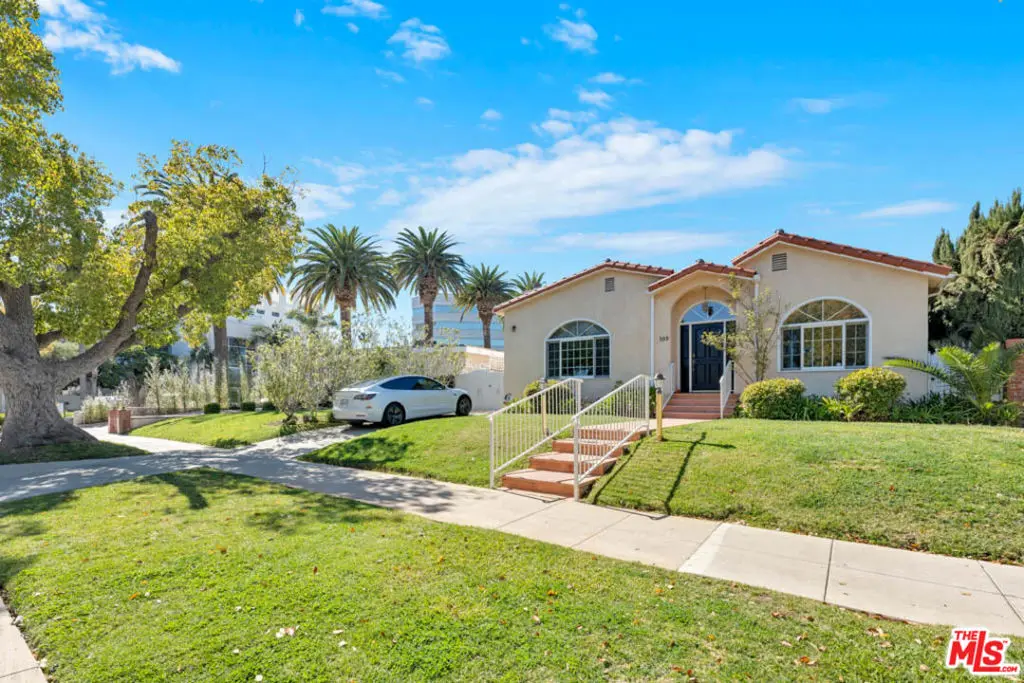 Single Family Residence for rent at 109 N Maple Drive, Beverly Hills, CA featuring 4 beds and 4 baths