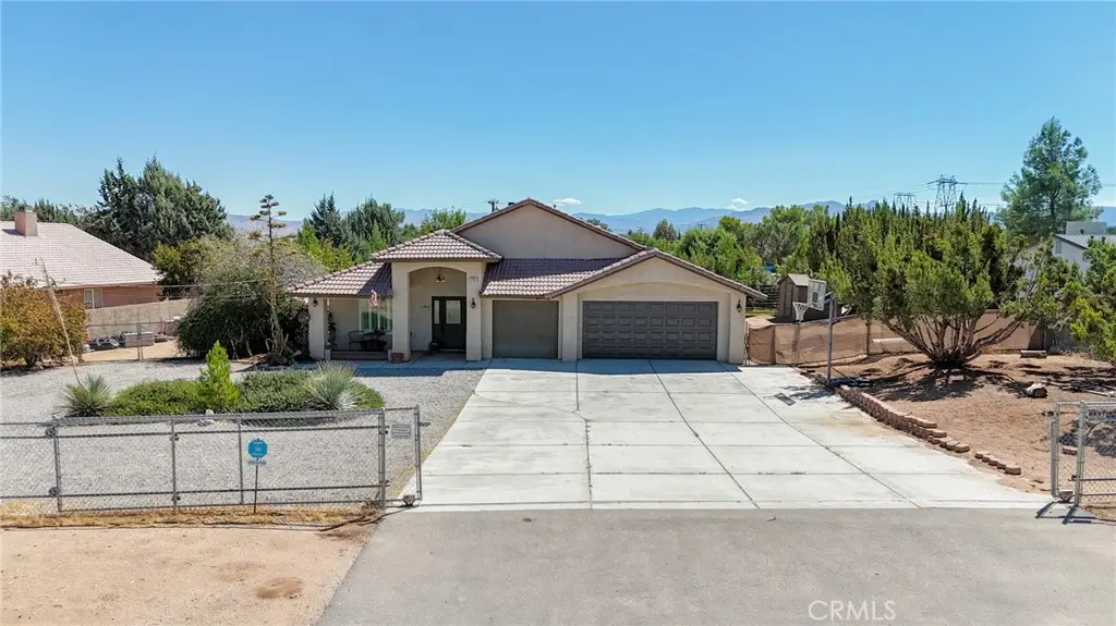 7141 Redwood Street, Hesperia, CA — listing photo 1
