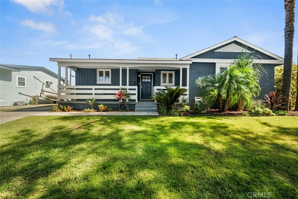 Single Family Residence for sale at 2552 Vuelta Grande, Long Beach, CA featuring 3 beds and 2 baths