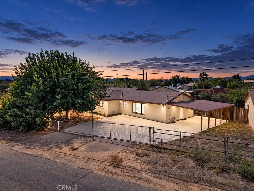 7684 Oakwood Avenue, Hesperia, CA — listing photo 1
