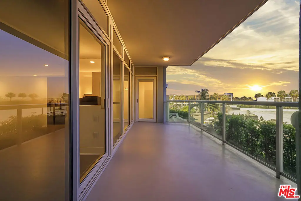 13600 Marina Pointe Drive 407, Marina Del Rey, CA — listing photo 1