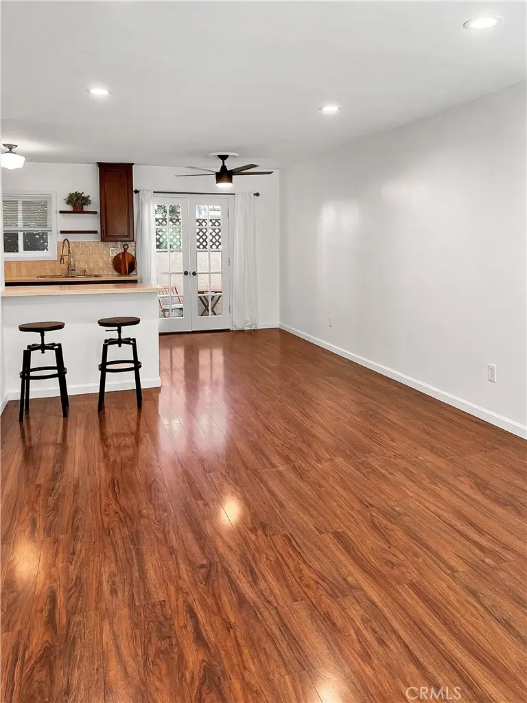 5620 Woodman 5, Valley Glen, CA — listing photo 1