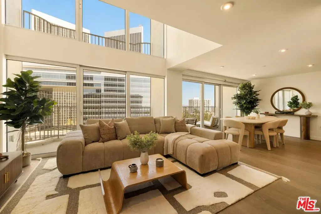 Condominium for rent at 2025 Avenue Of The Stars 1220, Los Angeles, CA featuring 3 beds and 3 baths