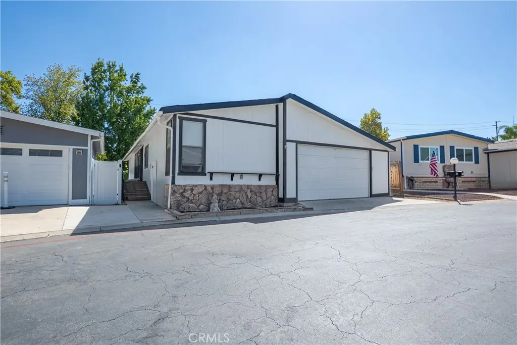 1550 RIMPAU SPC 185 Avenue 185, Corona, CA — listing photo 1