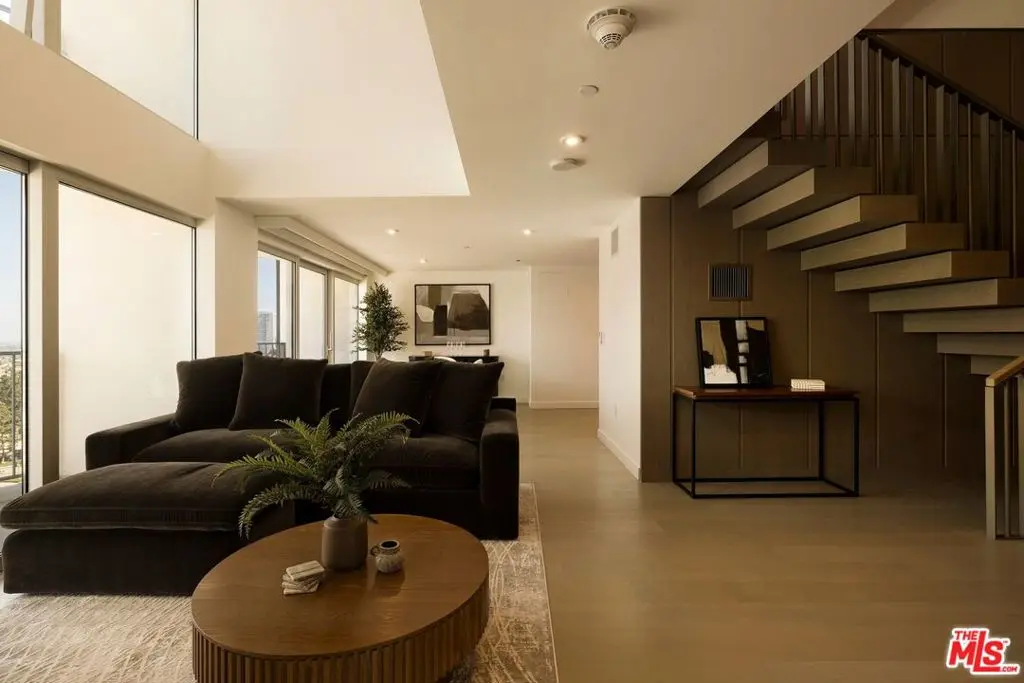 Condominium for rent at 2025 Avenue Of The Stars 1412, Los Angeles, CA featuring 2 beds and 3 baths
