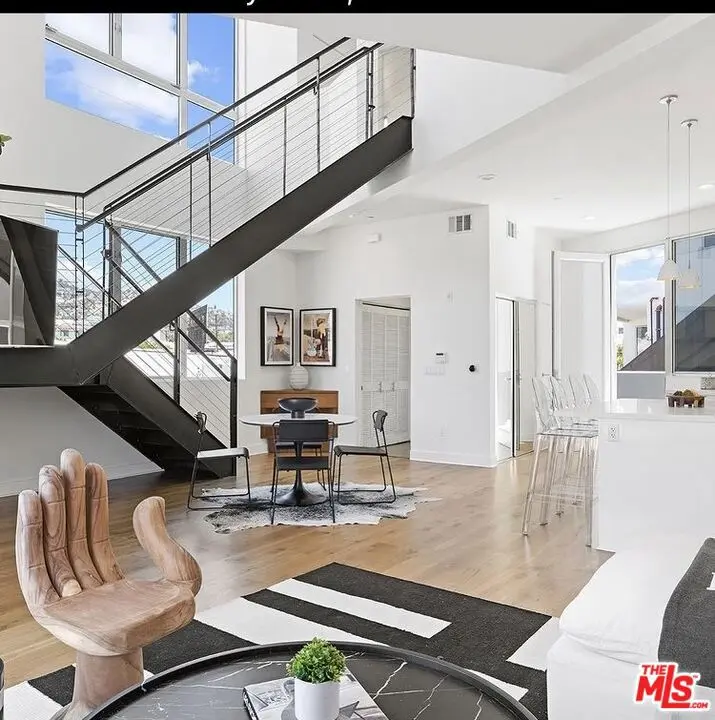 616 N Croft Avenue 8, West Hollywood, CA — listing photo 1