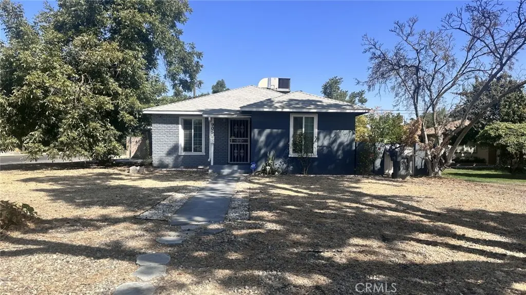 Single Family Residence for sale at 905 E Saginaw, Fresno, CA featuring 3 beds and 2 baths