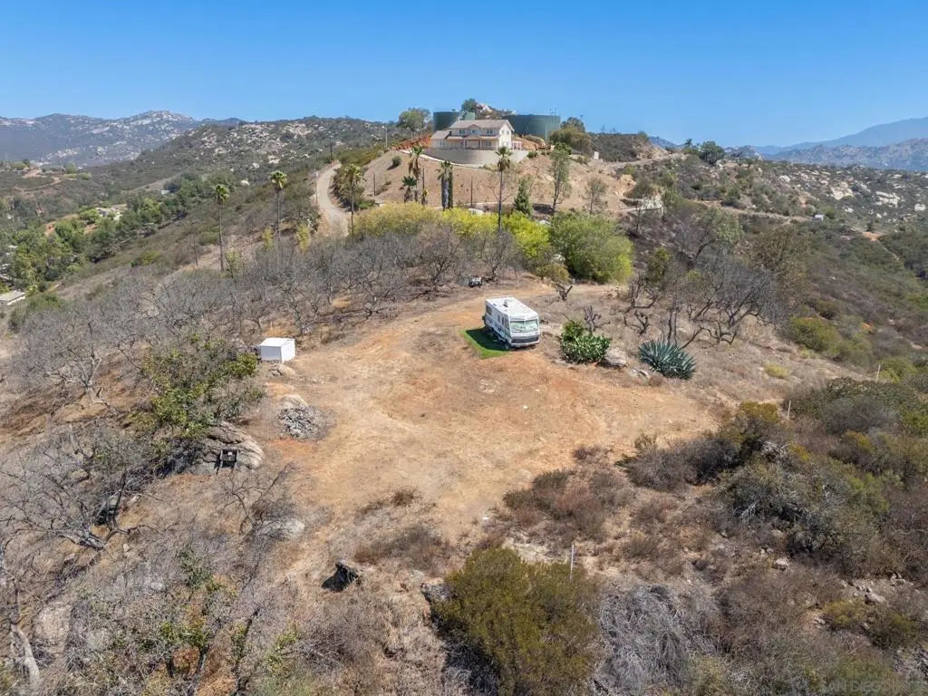 2347 Lookout Mountain Rd, Fallbrook, CA — listing photo 1