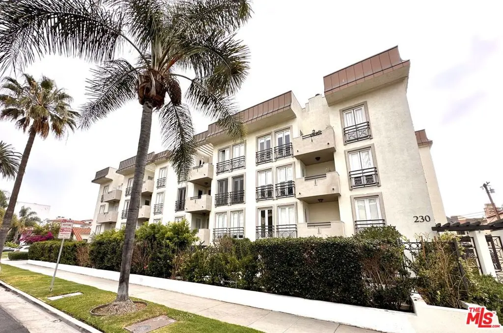Condominium for rent at 230 S Hamilton Drive 210, Beverly Hills, CA featuring 2 beds and 3 baths