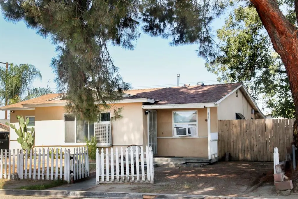 580 Kit, Hemet, CA — listing photo 1
