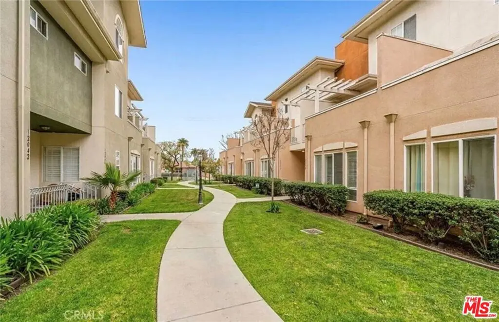 12078 S Broadway, Los Angeles, CA — listing photo 1