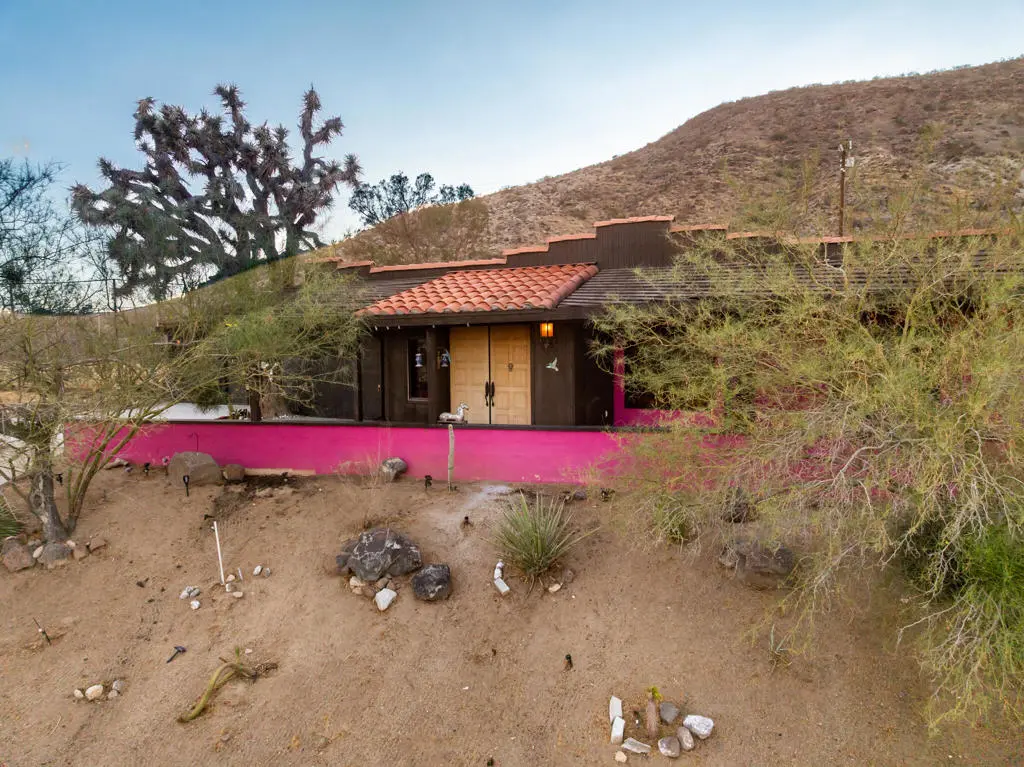 2476 Old Woman Springs Road, Yucca Valley, CA — listing photo 1