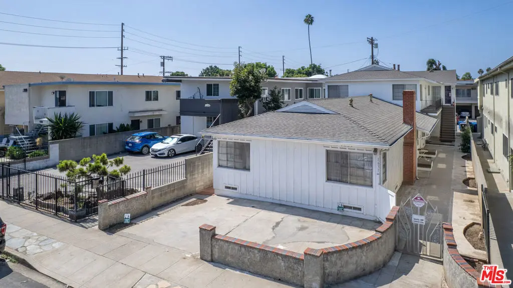 1631 Granville Avenue, Los Angeles, CA — listing photo 1