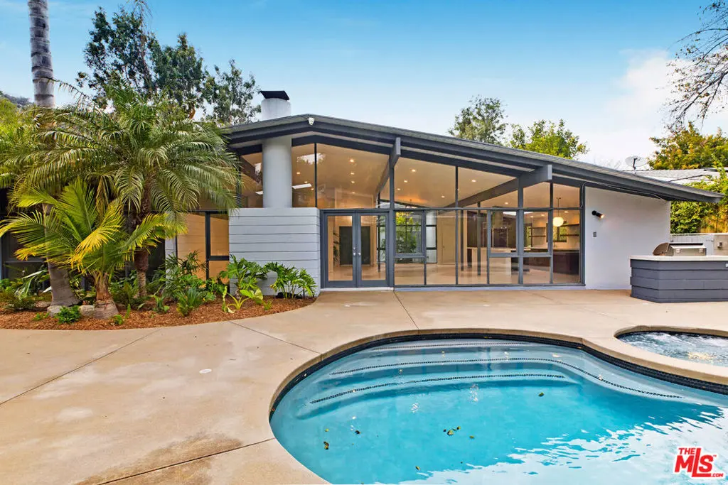 Single Family Residence for rent at 7560 Lolina Lane, Los Angeles, CA featuring 4 beds and 3 baths