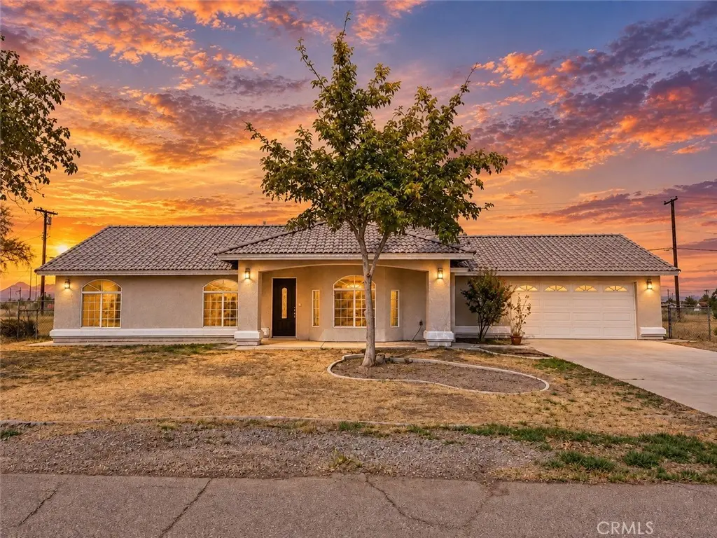 10968 Nambe, Apple Valley, CA — listing photo 1