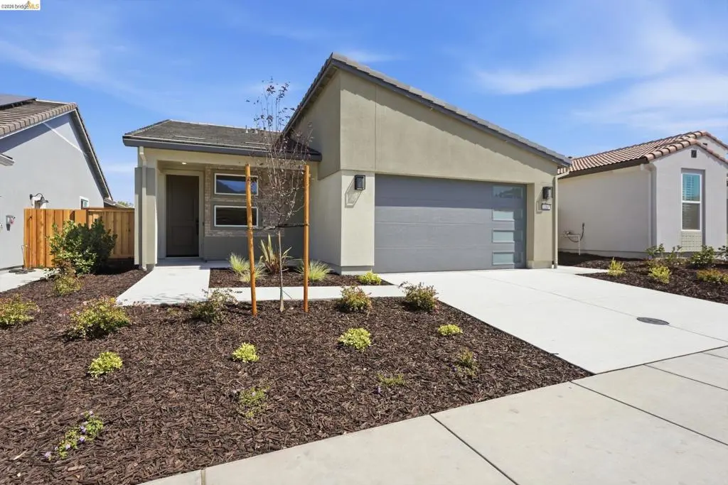 1164 Patriot Way, Hollister, CA — listing photo 1