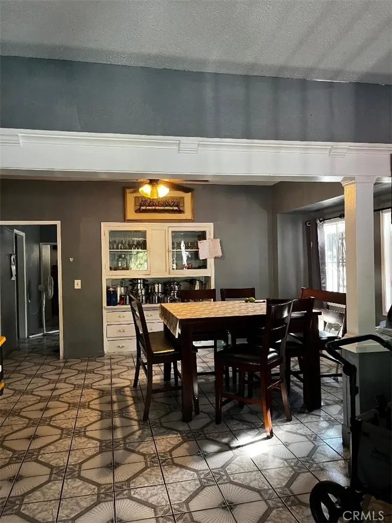 718 W 43rd Place, Los Angeles, CA — listing photo 1