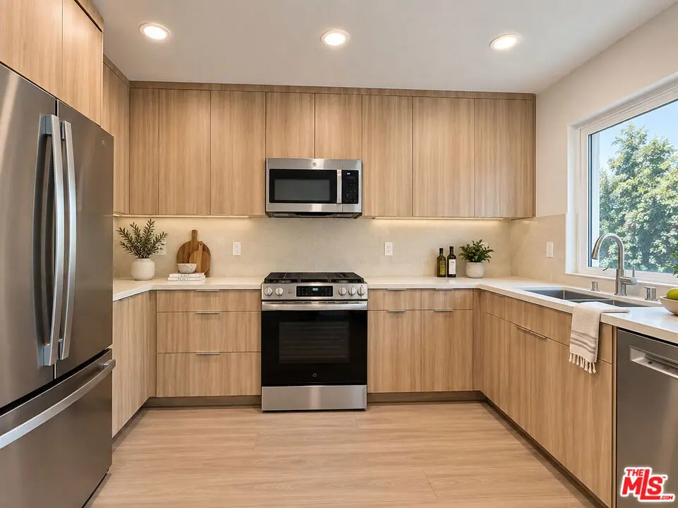1540 S Beverly Drive 4, Los Angeles, CA — listing photo 1