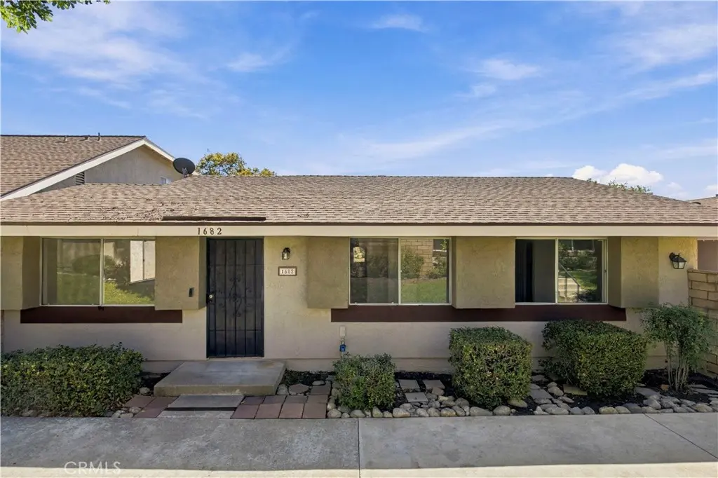 1682 carmel cir w, Upland, CA — listing photo 1